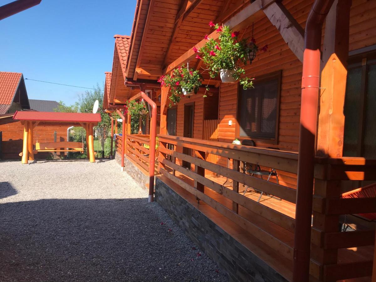 Riverside Woodhouses Прайд Экстерьер фото