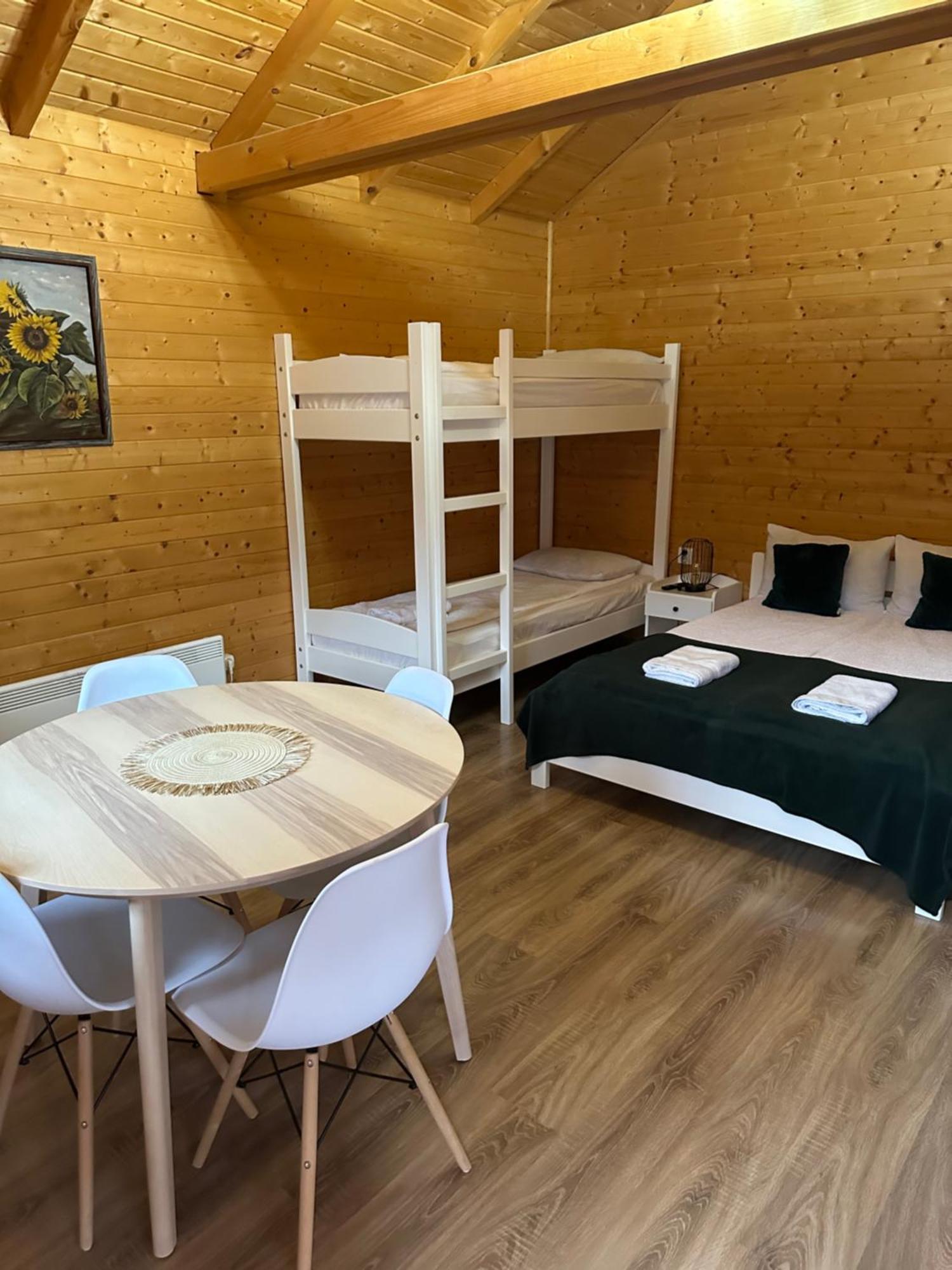 Riverside Woodhouses Прайд Экстерьер фото