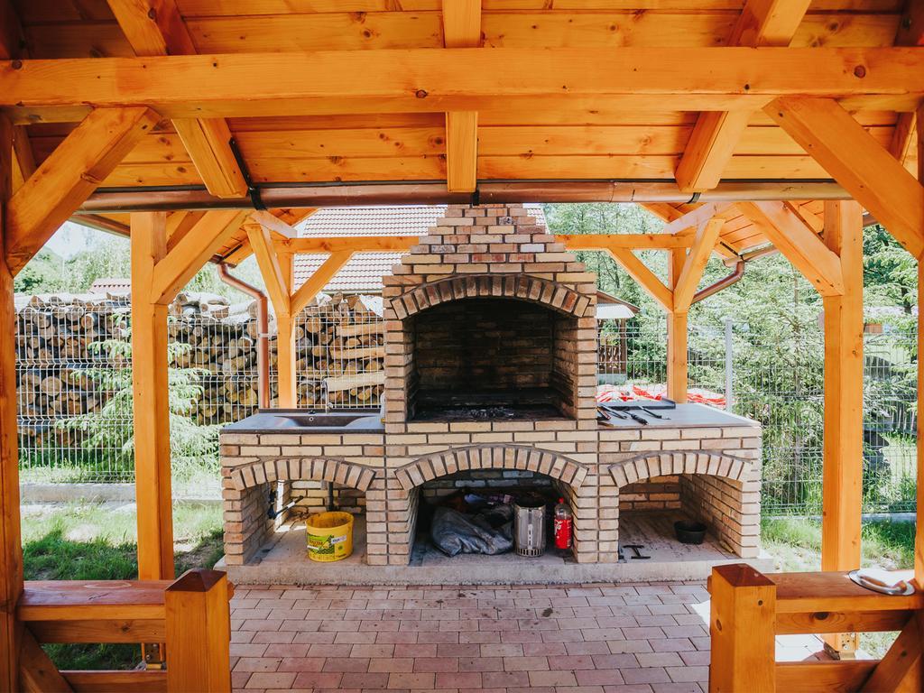 Riverside Woodhouses Прайд Экстерьер фото